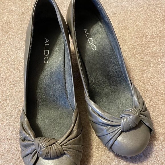Also grey size 7 heels - Picture 1 of 5